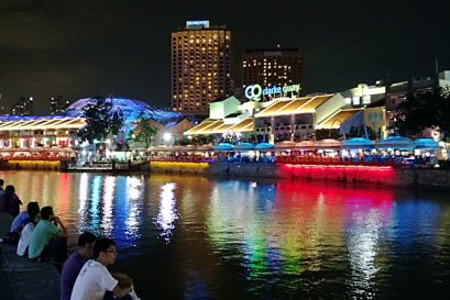 singapore-clarke-quay-at-night